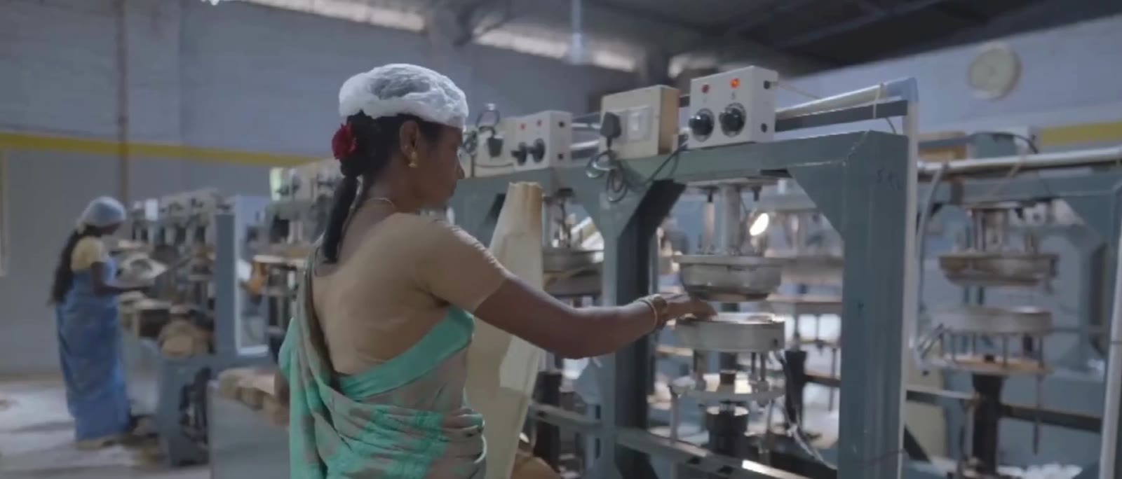 Operator at work on a Bollant production line