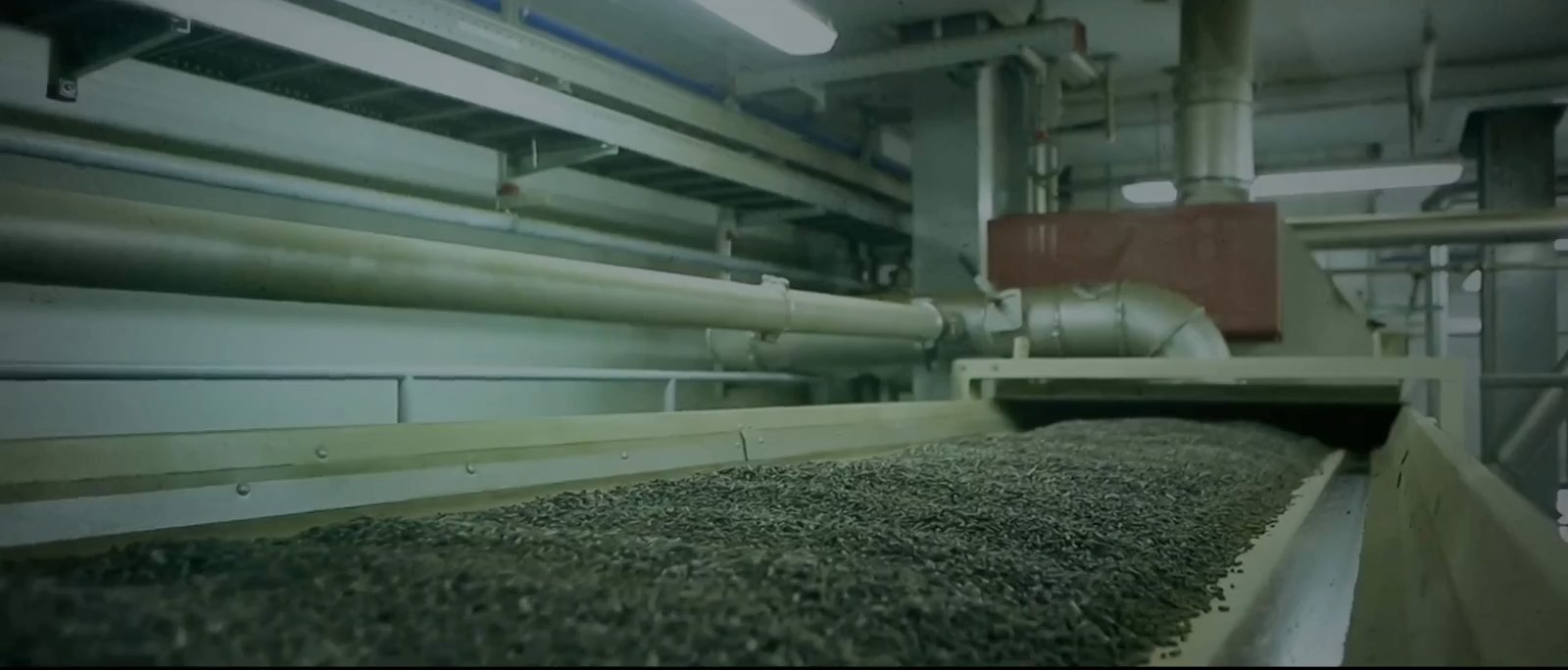Stock flowing along the forming section of a Bollant paper machine